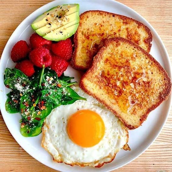 Tự làm bữa sáng đơn giản và khoa học cho người bị gout